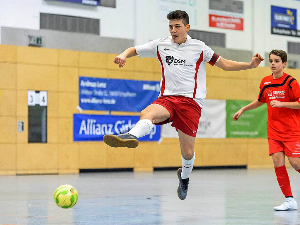 Drei Tage lang spielten die Jugendteams beim Hallenmasters des SV Schopfheim. Clubs von Weil ber Lrrach, das Wiesental und bis in den Klettgau waren vertreten.