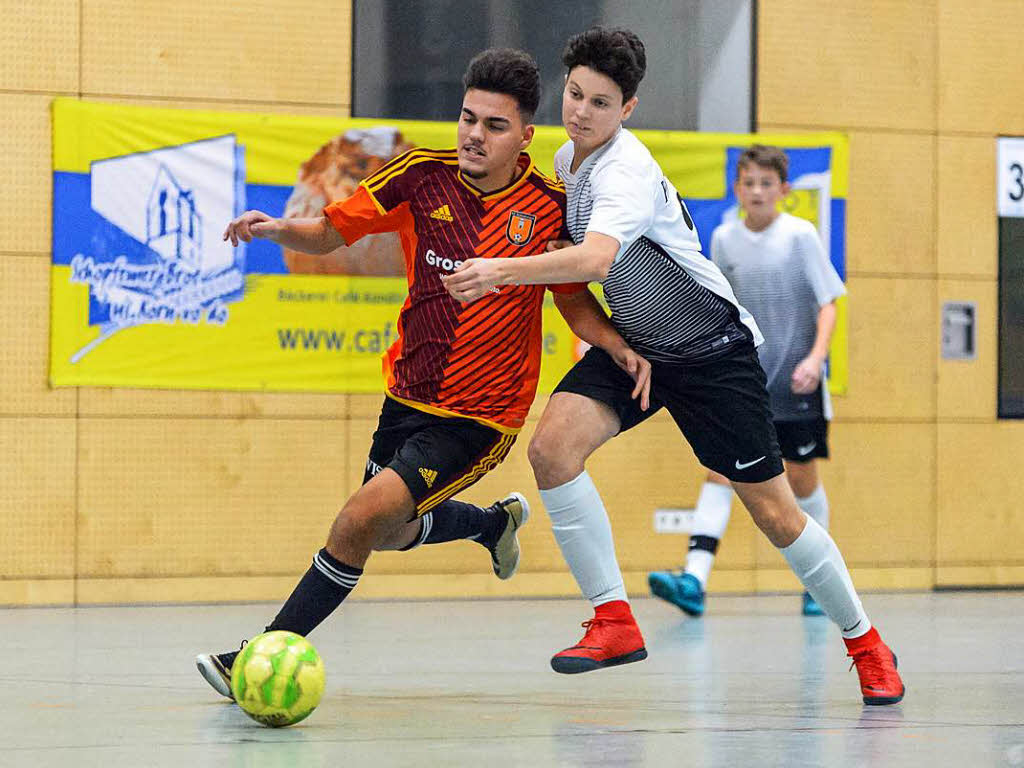 Drei Tage lang spielten die Jugendteams beim Hallenmasters des SV Schopfheim. Clubs von Weil ber Lrrach, das Wiesental und bis in den Klettgau waren vertreten.