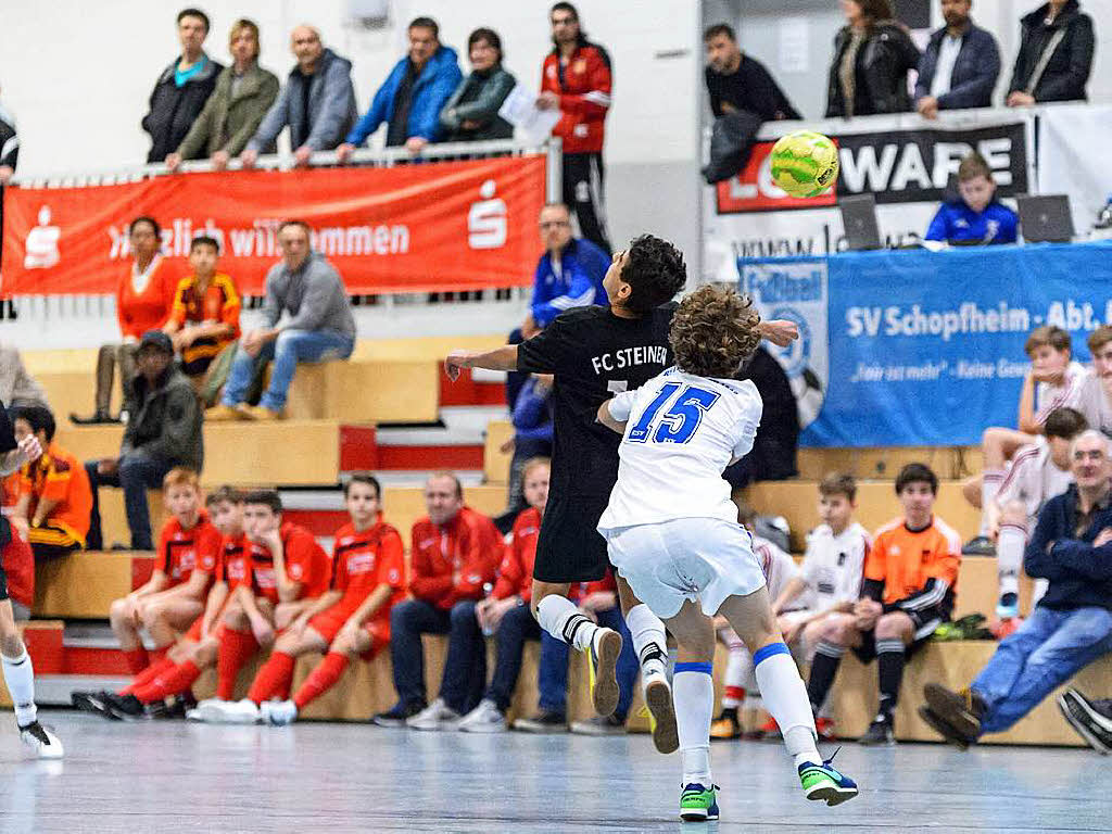 Drei Tage lang spielten die Jugendteams beim Hallenmasters des SV Schopfheim. Clubs von Weil ber Lrrach, das Wiesental und bis in den Klettgau waren vertreten.