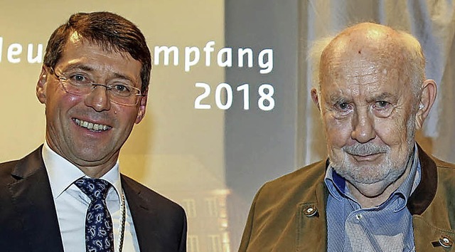 An Kurt Bildstein (rechts) verlieh Br...den Kultur- und Sozialpreis der Stadt.  | Foto: Sandra Decoux-Kone