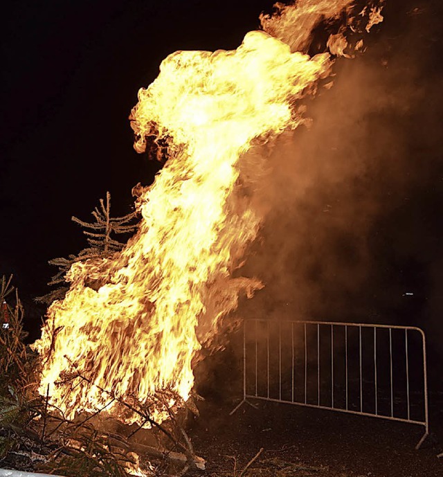 Ausgediente Christbume brannten in Todtnauberg.  | Foto: Jger