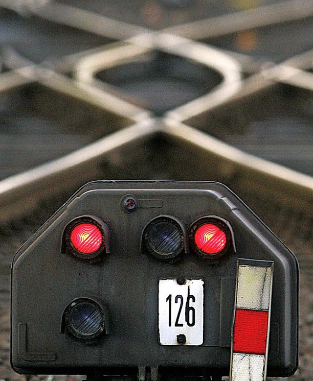 Fr eine IC-Linie im Zwei-Stunden-Takt...ie Signale offenbar auf Rot gestellt.   | Foto: dpa