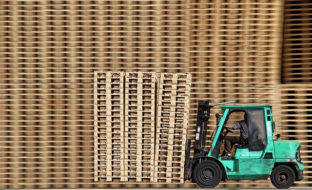 Wer produziert, will seine Waren auch ...schland sie nicht mehr decken knnen.   | Foto: dpa