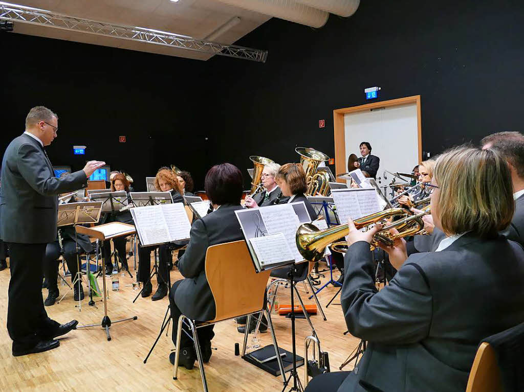 Der Musikverein Feldkirch blies dem Brgermeister unter Jochen Schwenk den Marsch – musikalisch uerst gekonnt