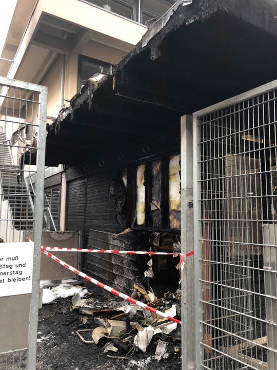 Der Brand in der Albert-Schweitzer-Wer...hat einen großen Schaden hinterlassen.  | Foto: Joachim Röderer