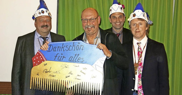 Fr seine Verdienste als Maskenbildner...nter Hany, Alex Matt und Paul Mller.   | Foto: Erhard Morath