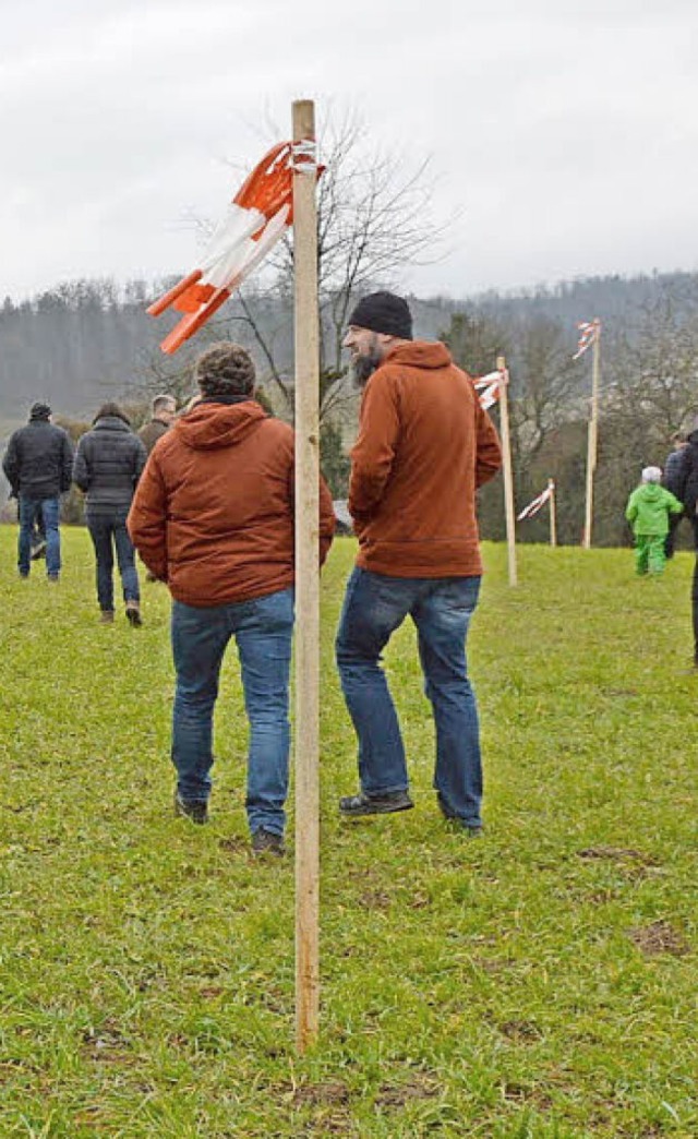 Das Interesse an der Trassenbegehung w...enschen kamen am Sonntag nach Karsau.   | Foto: Horatio Gollin