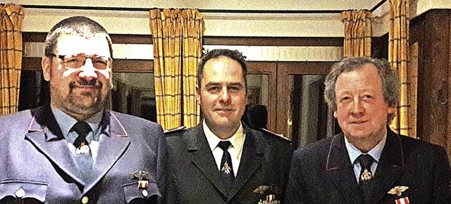 Abteilungskommandant  Michael Lttner ...zger (links),  und Holger Zdziarstek.   | Foto: Feuerwehr Raitbach