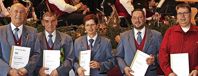Musiker mit Herzblut: Beim Dreiknigsk...ei der Harmonie Unadingen (von links).  | Foto: Christa Maier
