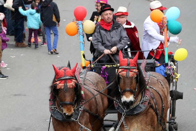 Pferde sind seit Jahrzehnten Teil des Umzugs in Zell (Archivbild).  | Foto: FGZ