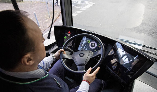 Damit die Fahrersitze der Lahrer Busse...sen weiterhin junge Fahrer nachkommen.  | Foto: dpa
