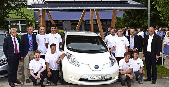 Solarcarport- und Elektroauto-Projekt ...von der Initiative Zukunftsmobilitt.   | Foto: Jrgen Mller