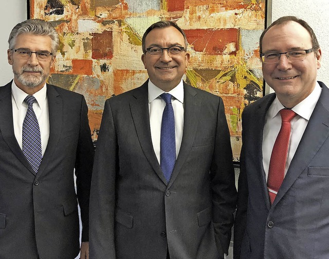 Der Vorstand der Stiftung fr das Mark...hrle, Ulrich Feuerstein und  Ralf Frei  | Foto: Sparkasse