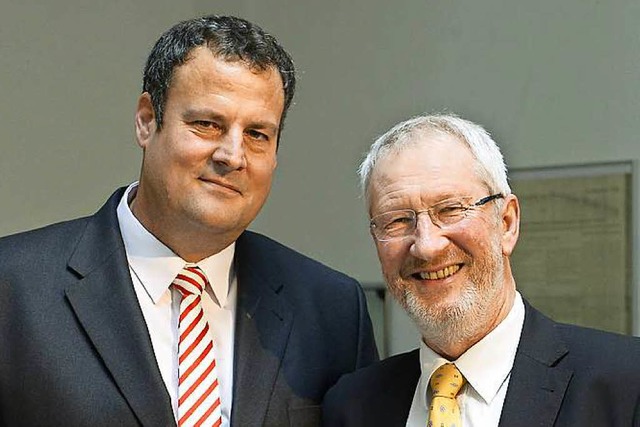 Richter Christoph Sennekamp (links), n...ag mit seinem Vorgnger Jens Michaelis  | Foto: Ingo Schneider