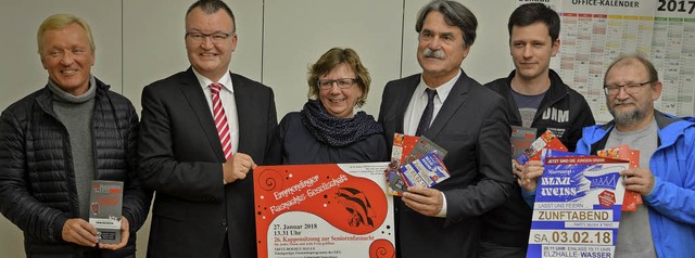 Ralf Bche (mmedinger Fellteyfel), Ge...sentation des neuen Flyers im Rathaus.  | Foto: Benedikt Sommer