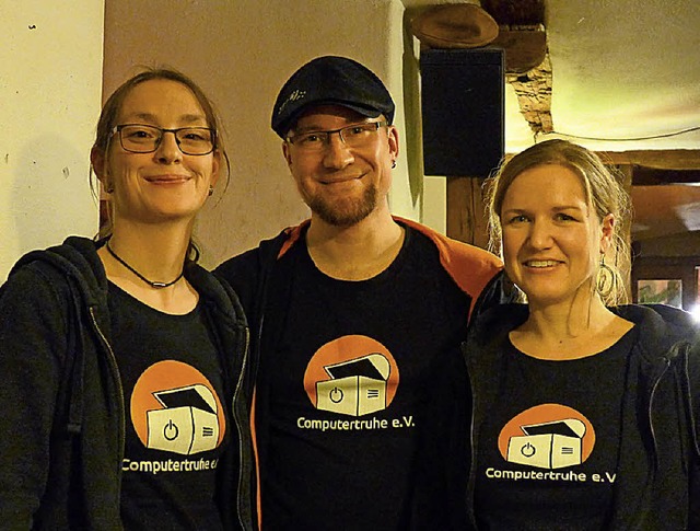 Drei von fnf aktiven Mitgliedern der ...isitzerin Annette Linder (von links).   | Foto:  Ute Schler