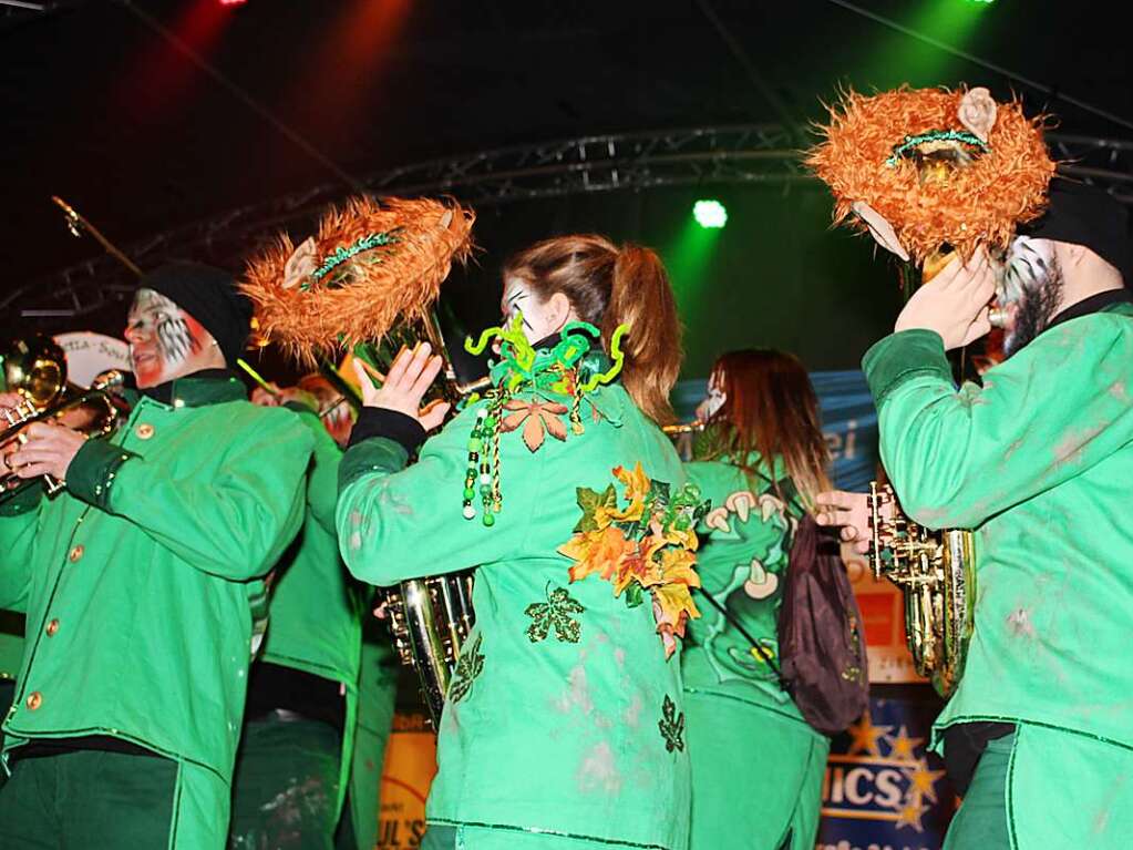 Schrg und bunt: Impressionen vom Guggen-Open-Air in Schopfheim