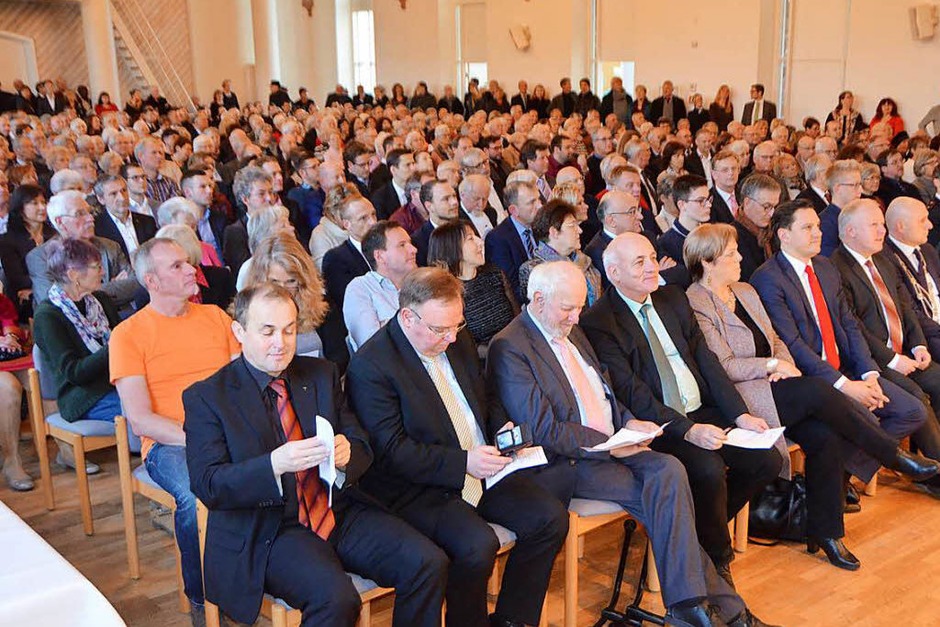 Gelegenheit zum Austausch und zur Begegnung bot der Neujahrsempfang in der Steinhalle (Foto: Gerhard Walser) Gelegenheit zum Austausch und zur Begegnung bot der Neujahrsempfang in der Steinhalle (Foto: Gerhard Walser)