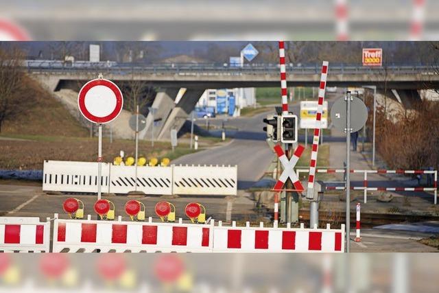 Bauarbeiten am Bahnbergang in Riegel