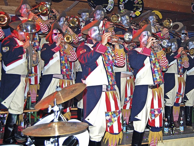 &#8222;Wchter der Fasnacht&#8220; hei...#8220; im Pfarrheim dem Publikum vor.   | Foto: Melanie Dramac