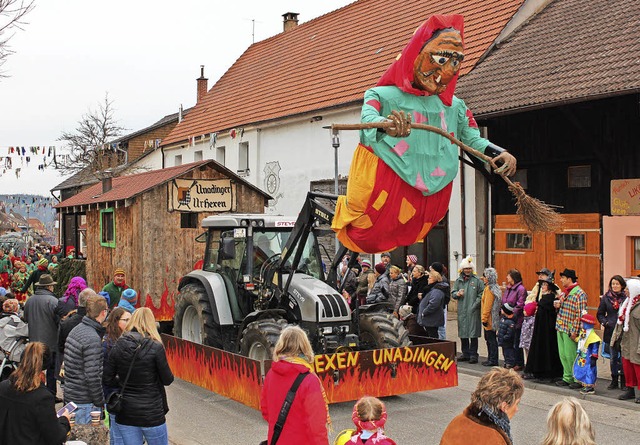 50 Jahre Unadinger Urhexen...  | Foto: Christa Maier