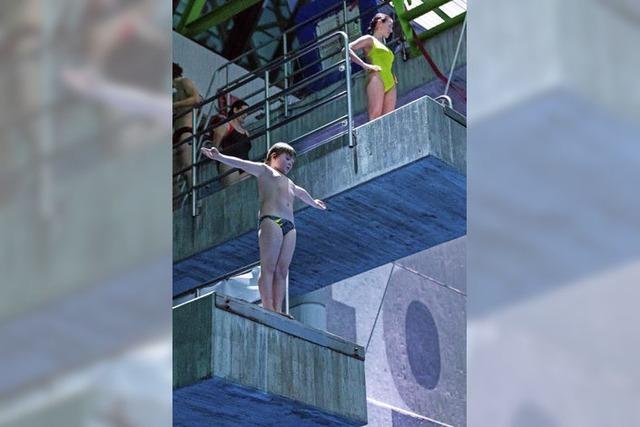 Meerjungfrauen, Olympiasieger und Segelregatta bei der Turmspringshow
