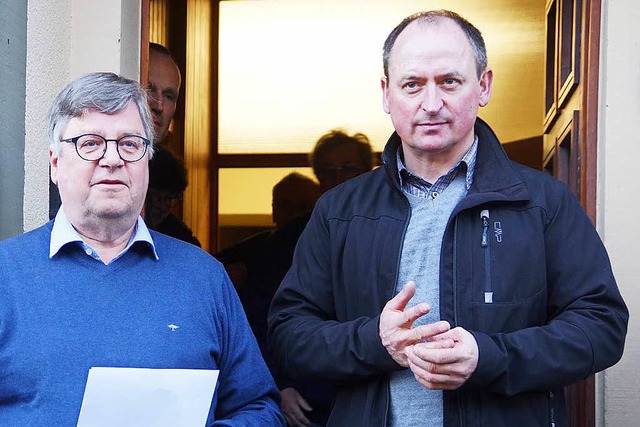 Brgermeister Michael Quast  (links) v...ald Ruch (rechts) sein Nachfolger wird  | Foto: Verena Wehrle