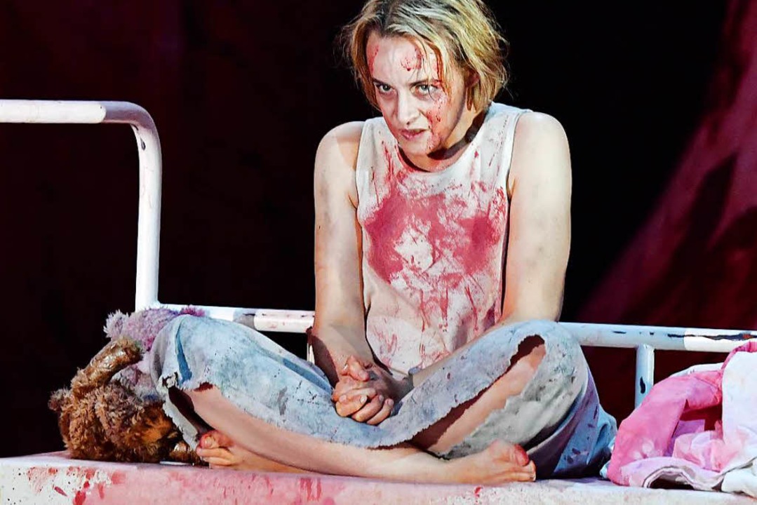 Vom Rachegedanken zerfressene Kindfrau: Rachel Nicholls als Elektra   | Foto: Sandra Then