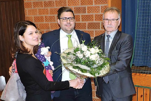 Brgermeister Josef Ruf (r.) gratulier... Tchterchen Lila Marie entgegen nahm.  | Foto: Sylvia Sredniawa