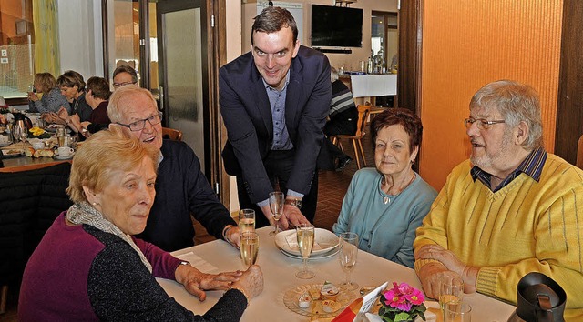 Beim Brunch ist Gelegenheit fr die SV...ide auerhalb des Rathauses zu reden.   | Foto: B. Schaller