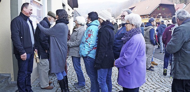 Ewald Ruch erhielt viel Zuspruch von d...tulierten. Amtsbergabe ist Ende Mrz.  | Foto: verena Wehrle