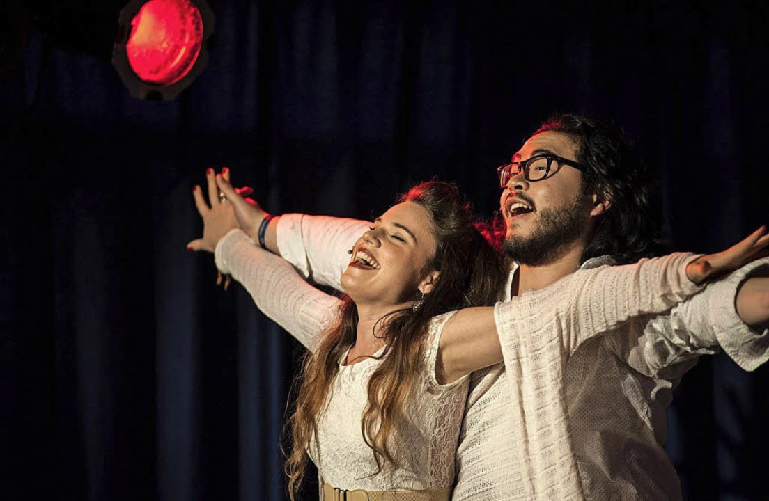 Angelina Marina Hamacher (Anas) und Juy Chu Chak (Gianni)   | Foto: Frank Kloten
