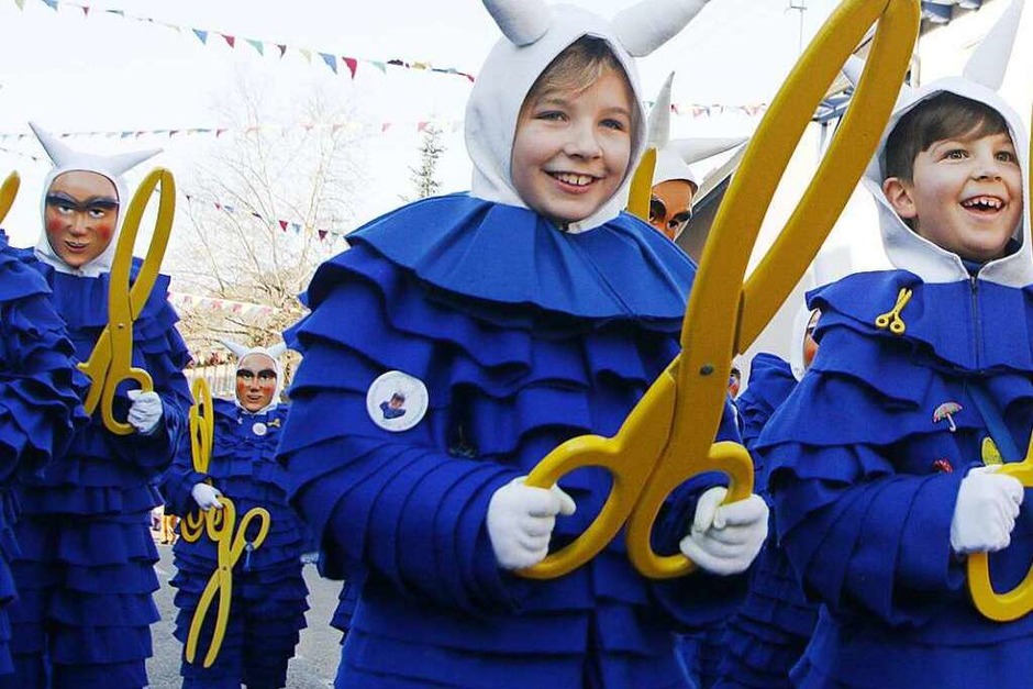 Die jungen Schergässler feierten kräftig mit. (Foto: Heidi Foessel) Die jungen Schergässler feierten kräftig mit. (Foto: Heidi Foessel)