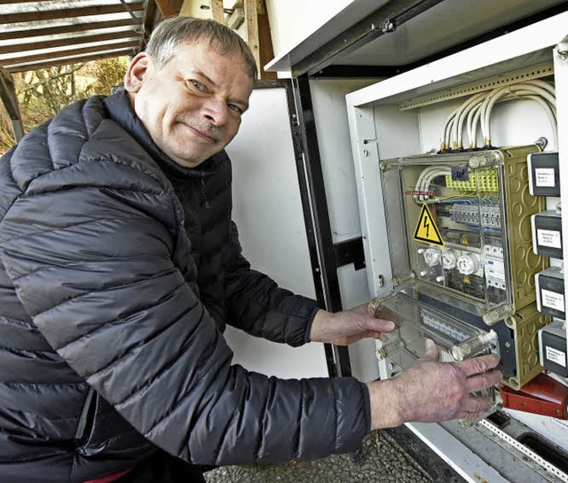 Ulrich Maurer, diesmal im Einsatz am Sportlerheim Kappel.   | Foto: Michael Bamberger