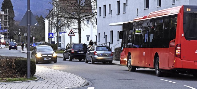 Whrend auf der Hindenburgstrae parke...tiert wurde, berwiegend ghnend leer.  | Foto: Markus Zimmermann