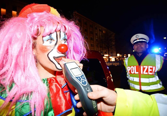 Ein spezielles Auge auf den Jugendschu...de am runden Tisch darber informiert.  | Foto: Patrick Seeger