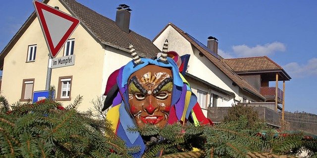 Bunt ist die Maske der Teufelslochschradde.   | Foto: Petra Wunderle