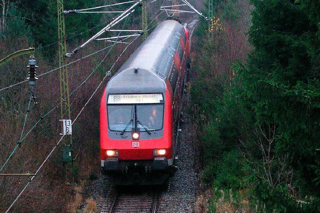 Der Zugverkehr auf der Dreiseenbahn wu...s Friederike vorsorglich eingestellt.   | Foto: Klaiber