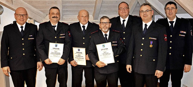 Ehrungen bei der Feuerwehr Riegel: von...de Kreisbrandmeister Engelbert Klger   | Foto: malttec.com