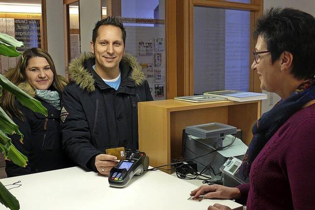 Im Rathaus bargeldlos bezahlen