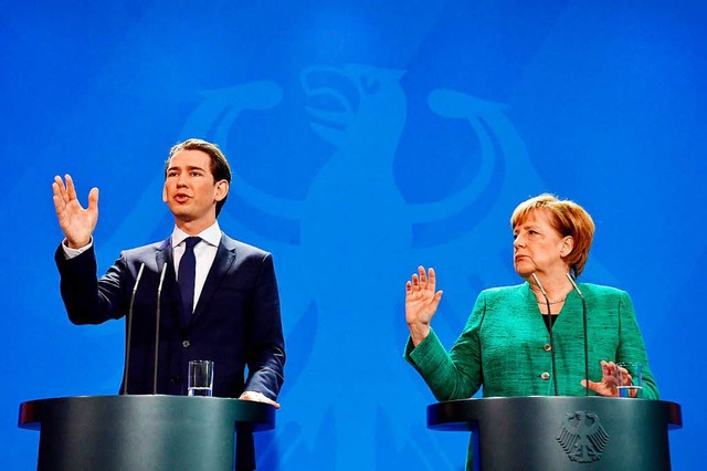 Der Kanzler und die Kanzlerin am Mittwoch beim gemeinsamen Auftritt in Berlin  | Foto: dpa