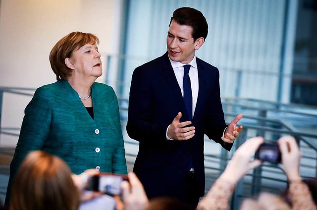 Der Kanzler und die Kanzlerin am Mittwoch beim gemeinsamen Auftritt in Berlin  | Foto: dpa