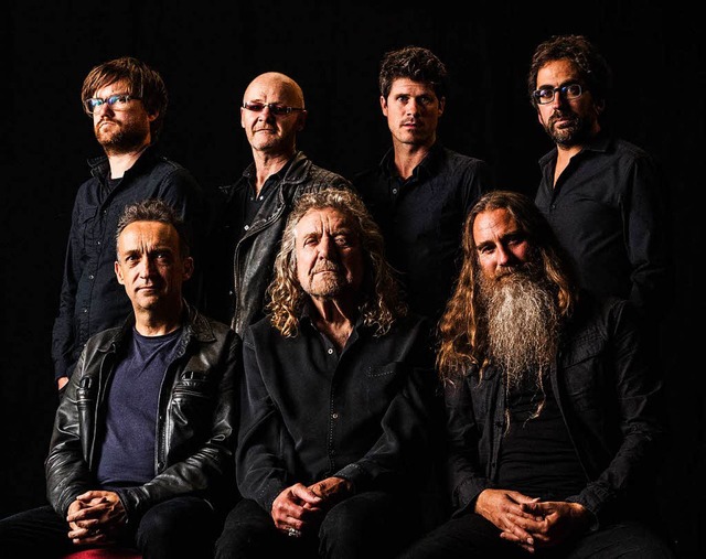 Robert Plant mit seiner Band The Sensational Space Shifters  | Foto: dan massie