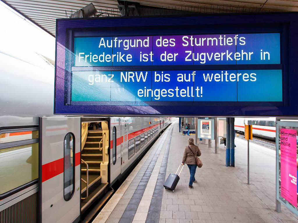 Schild am Hauptbahnhof in Bielefeld