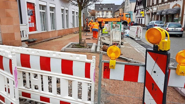 Die Arbeiten am dritten Abschnitt der ...er Strae haben jetzt wieder begonnen.  | Foto: Karl Kovacs