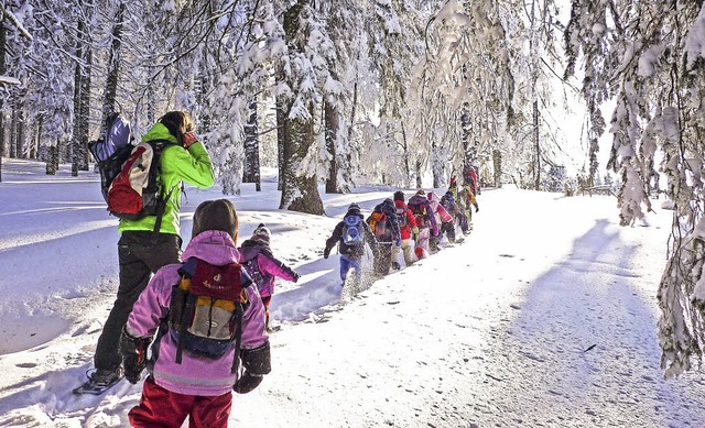 Schon Kinder ab acht Jahren  knnen auf Schneeschuhen laufen.  | Foto: archivbild: Naturschutzzentrum Sdschwarzwald