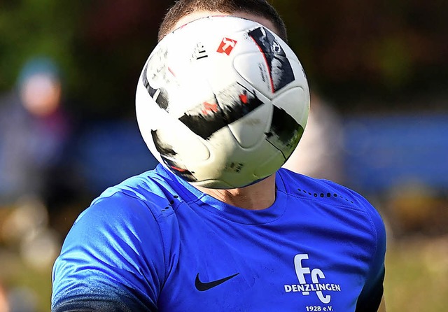 Nur Fuball im Kopf? So einfach scheint es beim FC Denzlingen nicht zu sein.   | Foto: Achim Keller