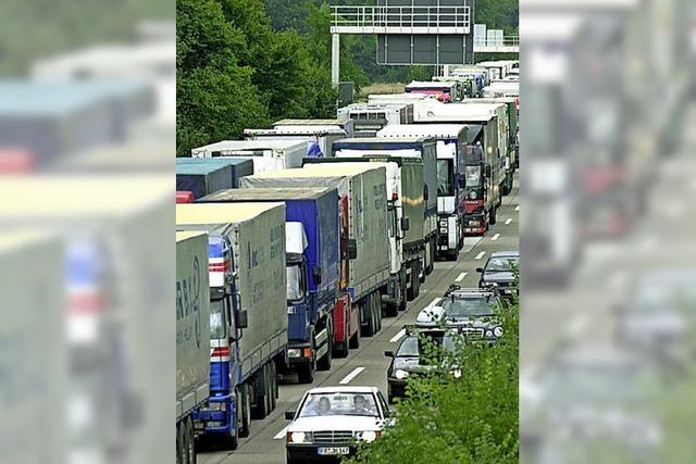 Erneut mehr Lastwagen am Autobahnzoll