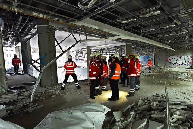 Fotos: Rettungshunde im Abrisshaus der Volksbank am Hauptbahnhof