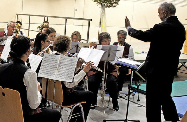 Bei der Einweihung der Sabine-Spitz-Ha...gsegger fr schwungvolle Begleitmusik.  | Foto: Reinhard Herbrig